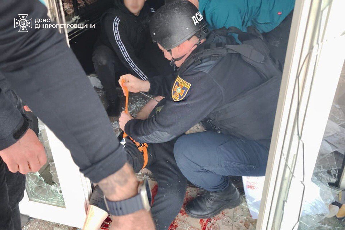 Росія атакувала Дніпропетровщину: загинула людина, багато поранених. Фото