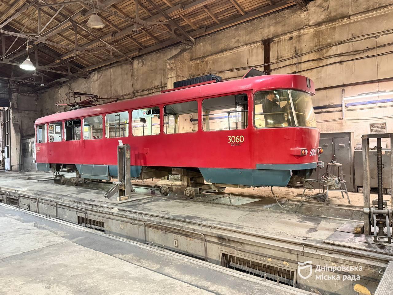 В Днепре работает единственная в Украине сертифицированная вагоноремонтная мастерская трамваев и троллейбусов