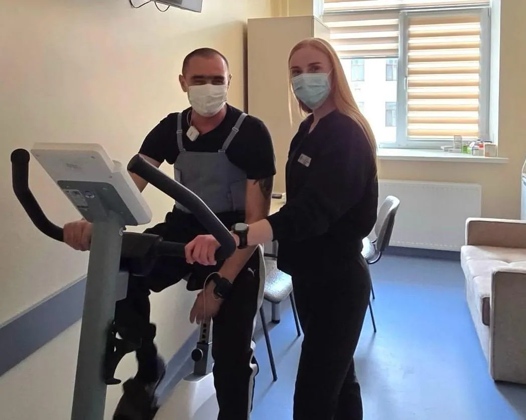 Работало лишь на 10%: украинскому военному, который пережил инфаркт в российском плену, сделали пересадку сердца. Фото