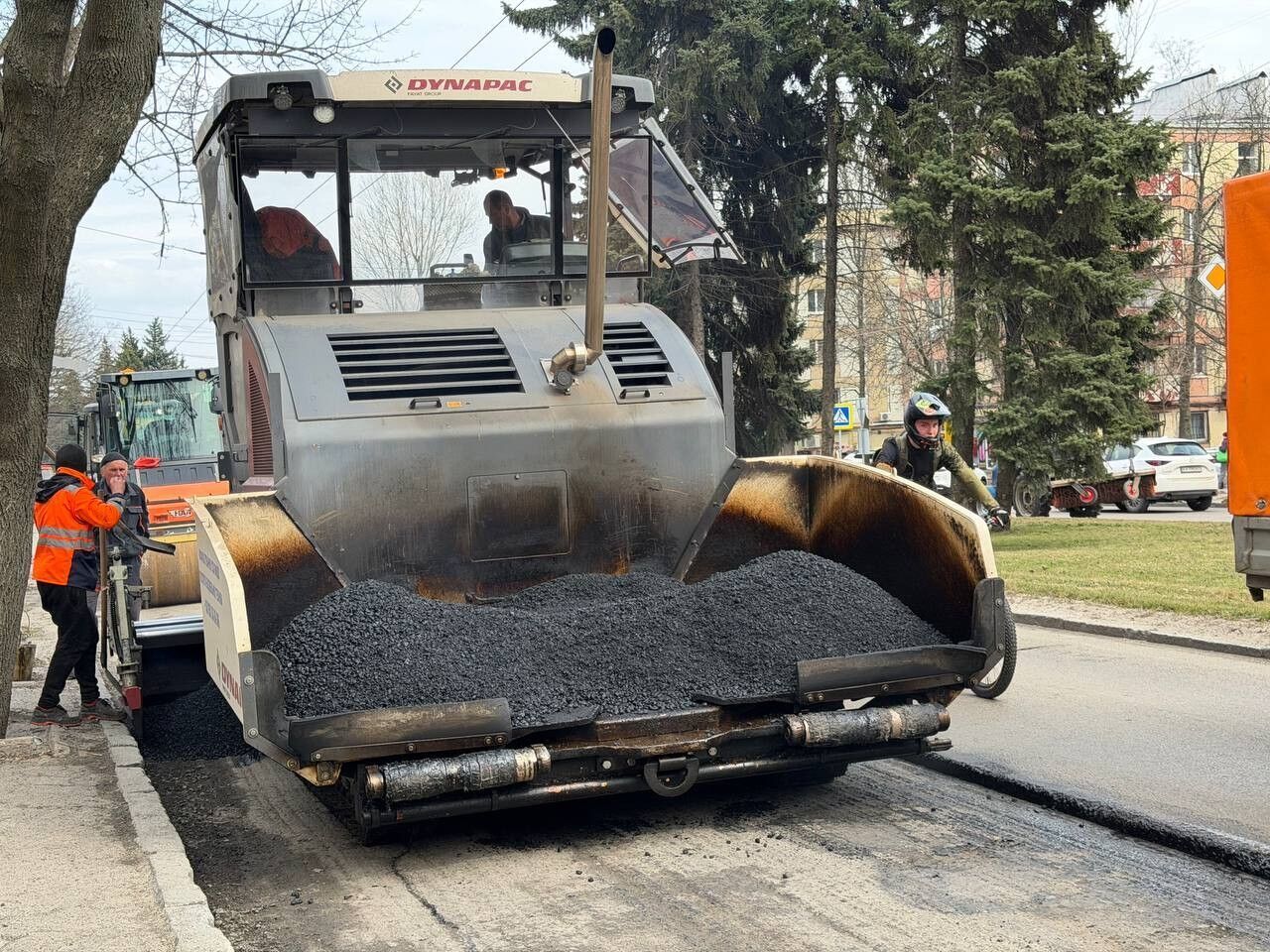 В Днепре отремонтировали уже 50 000 квадратных метров дорожного покрытия