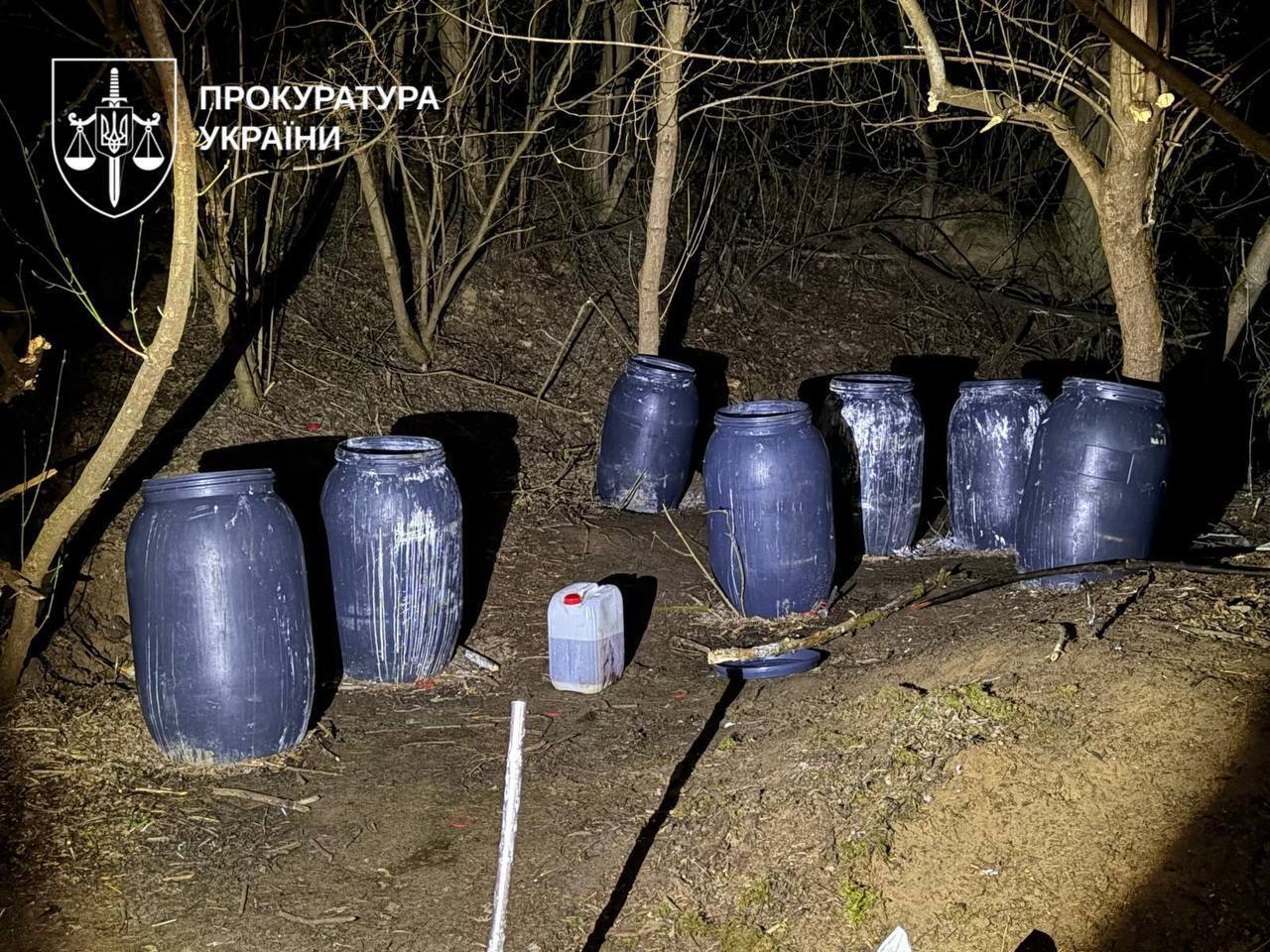 На Ивано-Франковщине разоблачили банду, которая занималась производством и сбытом наркотиков: изъято 165 кг амфетамина. Фото