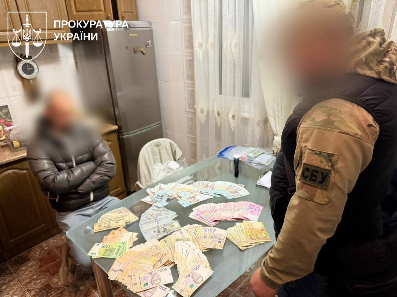 На Ивано-Франковщине разоблачили банду, которая занималась производством и сбытом наркотиков: изъято 165 кг амфетамина. Фото