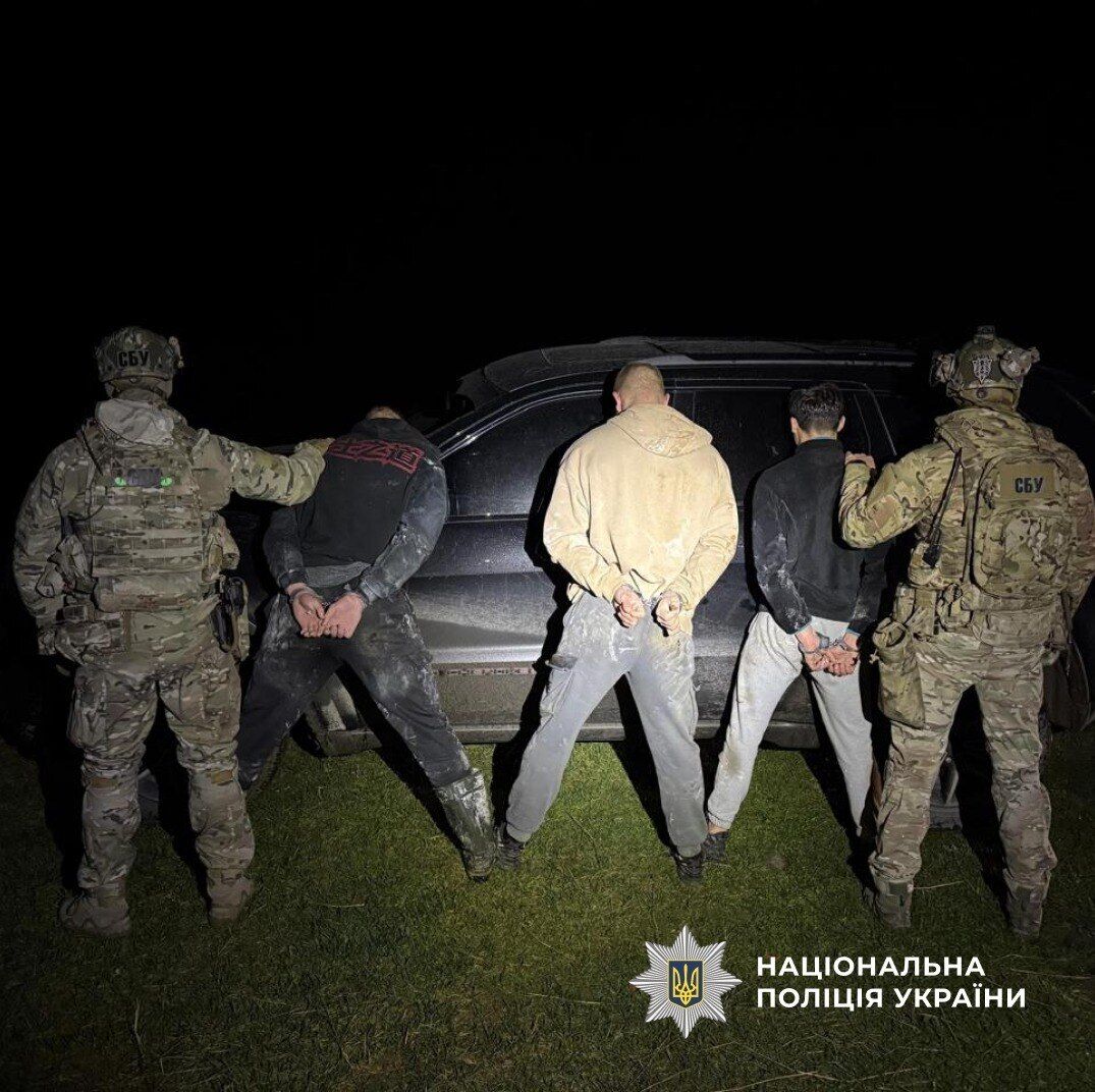 На Ивано-Франковщине разоблачили банду, которая занималась производством и сбытом наркотиков: изъято 165 кг амфетамина. Фото