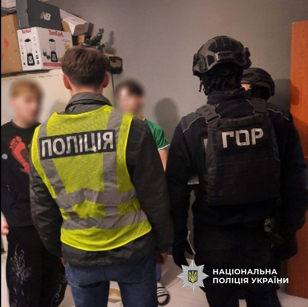 На Ивано-Франковщине разоблачили банду, которая занималась производством и сбытом наркотиков: изъято 165 кг амфетамина. Фото