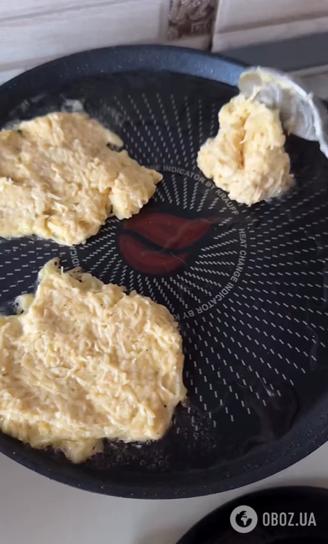 Найсмачніші домашні деруни з грибним соусом: як приготувати