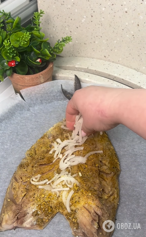 Как вкусно запечь скумбрию под сыром: рецепт блюда на любой случай