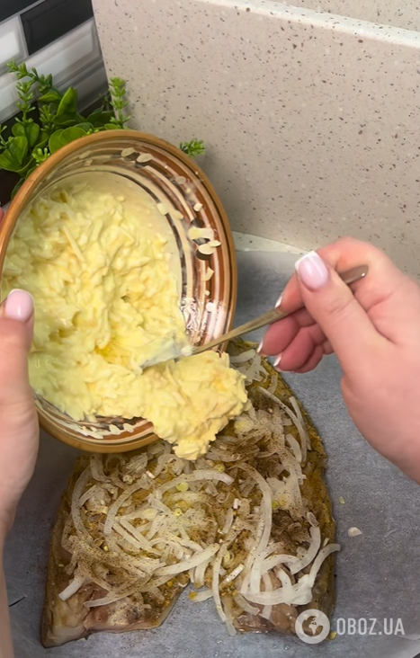 Как вкусно запечь скумбрию под сыром: рецепт блюда на любой случай