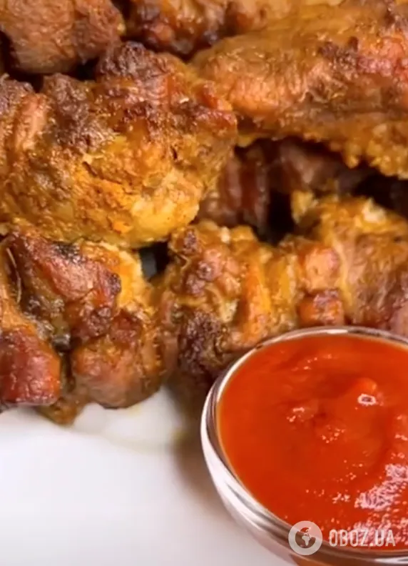 Сочный шашлык из ошейка на луковой подушке: делимся лучшим рецептом