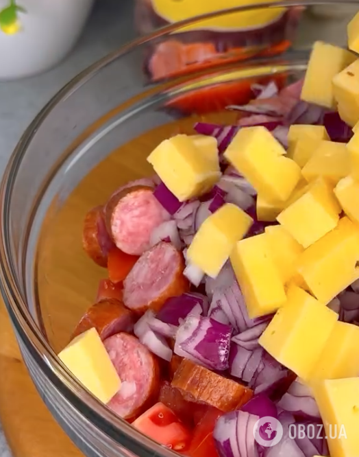 Сытный салат из овощей и колбасы: рецепт блюда для пасхального стола