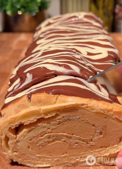 Вкуснее любого торта: рулет-эклер со сгущенным молоком и вкусным кремом