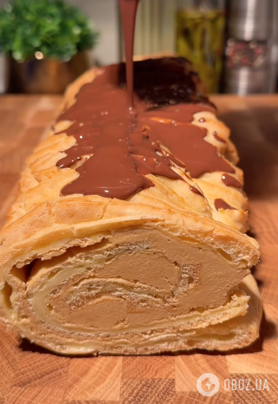 Вкуснее любого торта: рулет-эклер со сгущенным молоком и вкусным кремом