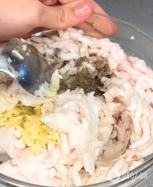 К борщу: очень вкусная намазка из сала, с чесноком и специями за 2 минуты