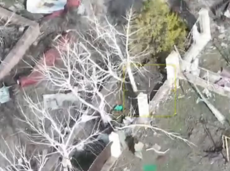 "Ключ к успеху": на Запорожском направлении двух украинских бойцов спасли из плена с помощью FPV-дронов. Видео