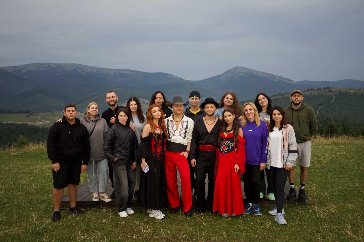 "Трембита знает": Vlad Darwin и Сергей Лазановский записали эмоциональный дуэт, вдохновленный символом украинских гор