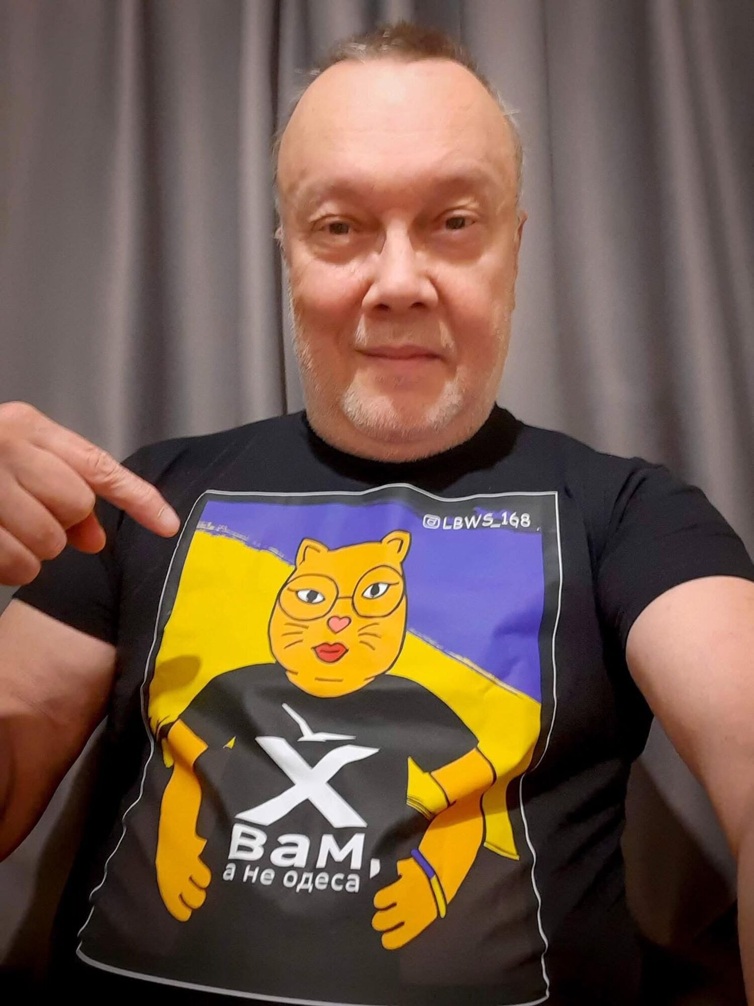 Срежиссировал собственные похороны и мечтал, чтобы прах развеяли над морем. Друзья Владимира Комарова – о его жизни и мистических совпадениях после смерти