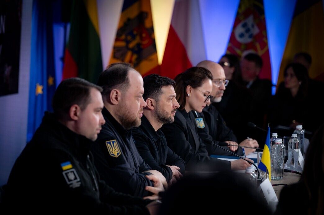 "Нацизм отримав покарання, а не послаблення санкцій": Зеленський в Бучі дорікнув світовим лідерам за нерішучість щодо Росії. Відео