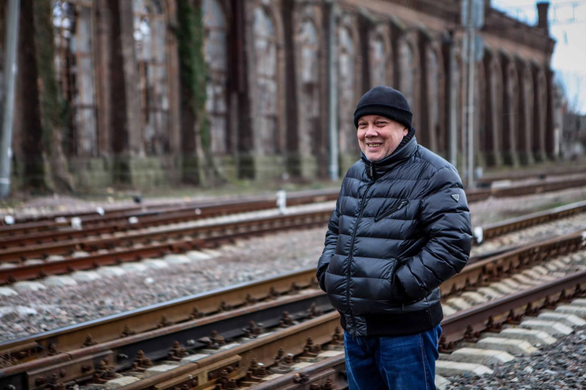 Срежиссировал собственные похороны и мечтал, чтобы прах развеяли над морем. Друзья Владимира Комарова – о его жизни и мистических совпадениях после смерти