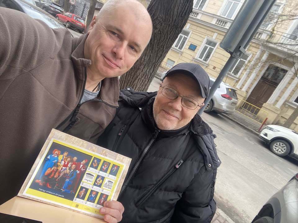 Срежиссировал собственные похороны и мечтал, чтобы прах развеяли над морем. Друзья Владимира Комарова – о его жизни и мистических совпадениях после смерти