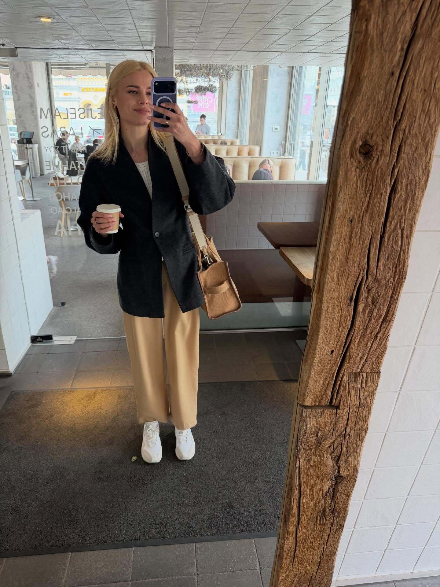 Самая красивая легкоатлетка Украины сфотографировалась в женской раздевалке и произвела фурор