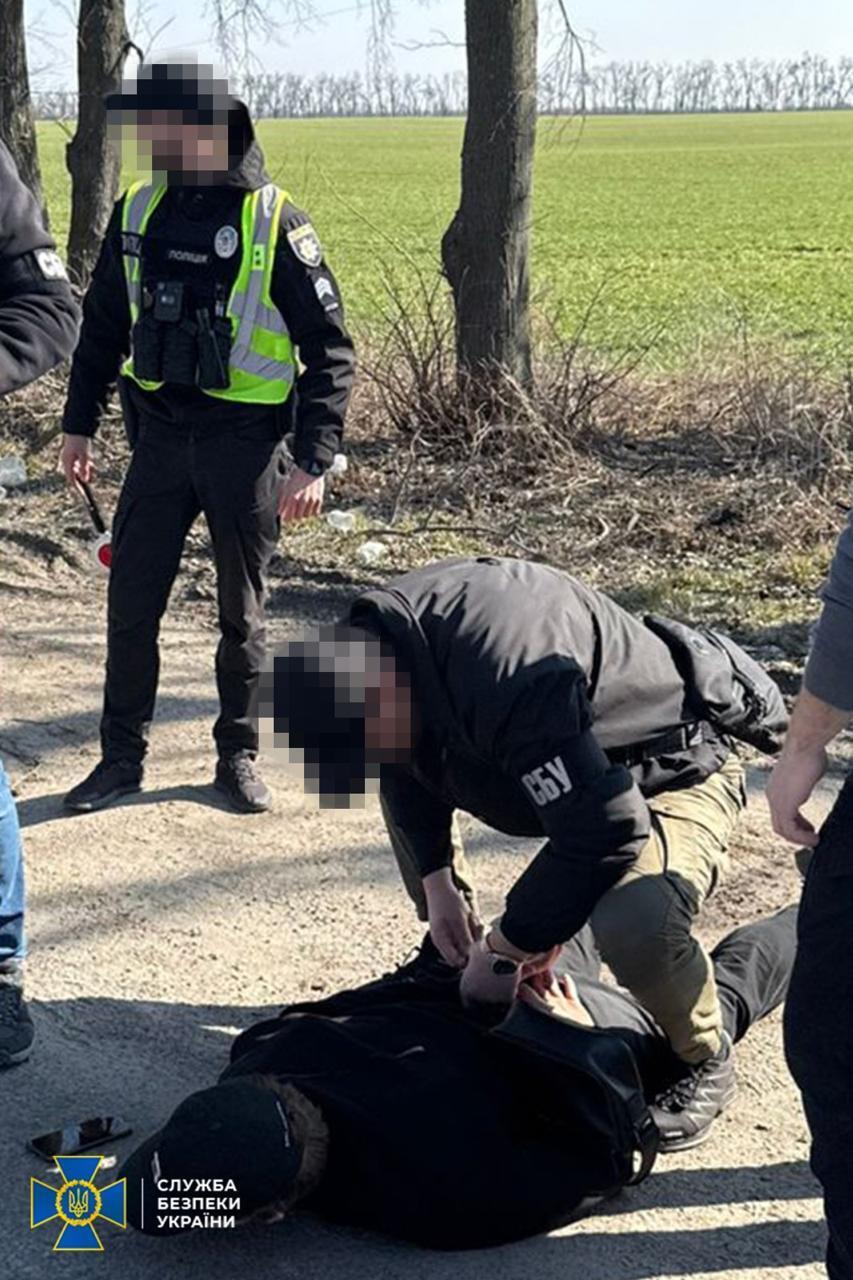 Торгували фальшивими документами: правоохоронці ліквідували ще п'ять "схем для ухилянтів" у трьох областях. Фото