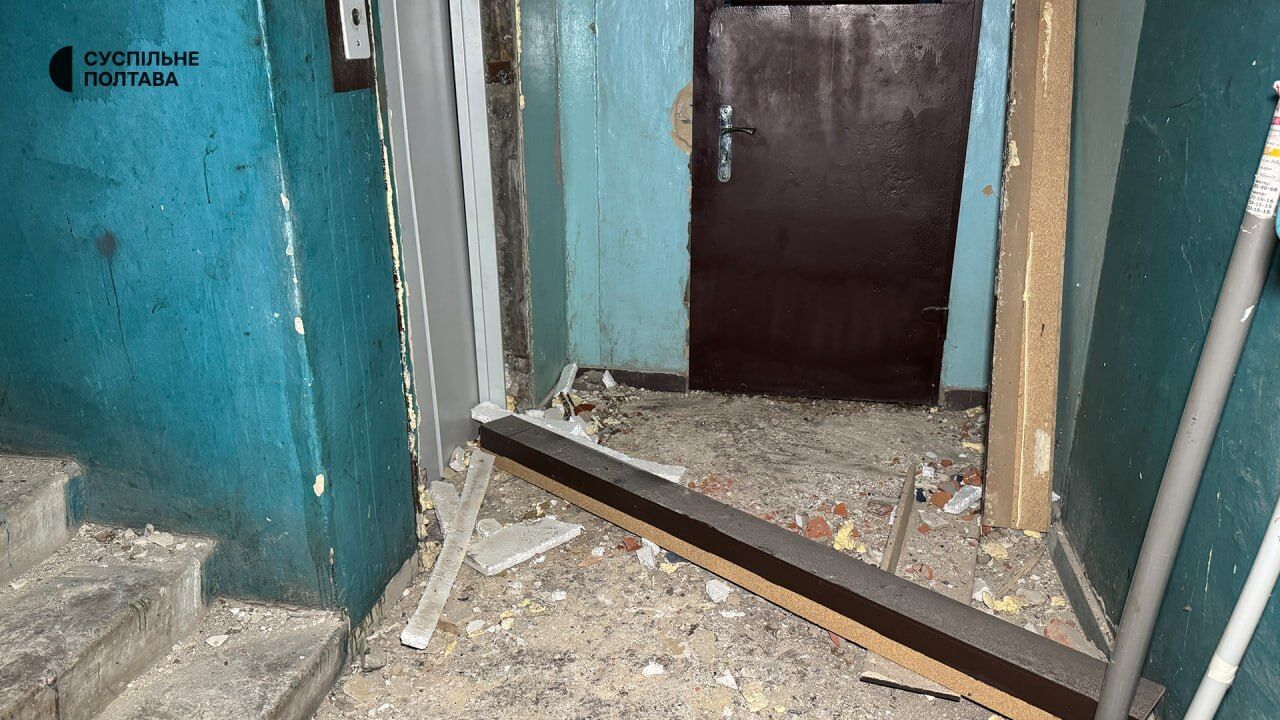 Россия атаковала Полтаву дронами: один человек погиб, спасатели демонтировали части перекрытия дома. Фото и видео