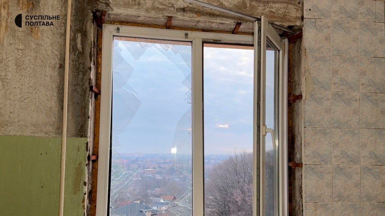 Россия атаковала Полтаву дронами: один человек погиб, спасатели демонтировали части перекрытия дома. Фото и видео