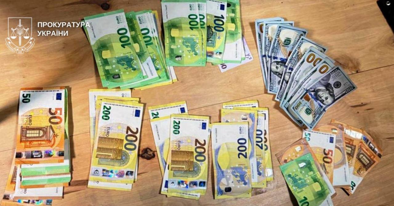 Брали €10 тыс. за каждого "клиента": на Буковине разоблачили масштабный канал переправки уклонистов за границу. Фото и видео