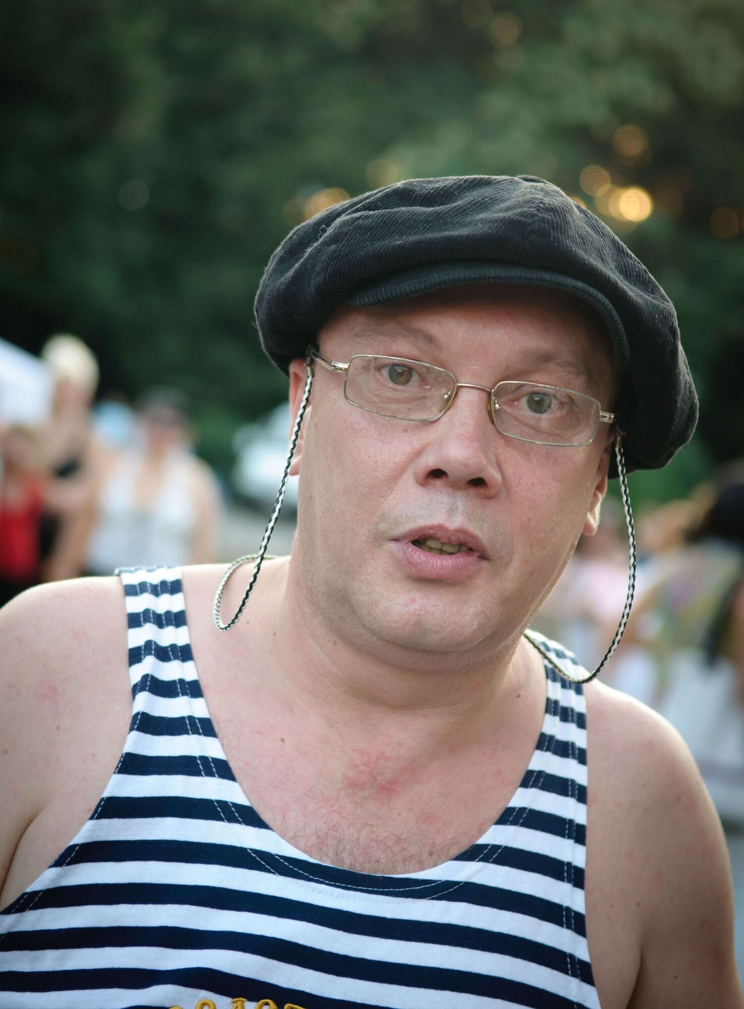 Срежиссировал собственные похороны и мечтал, чтобы прах развеяли над морем. Друзья Владимира Комарова – о его жизни и мистических совпадениях после смерти