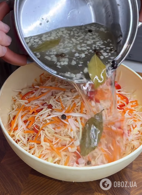 Сочный маринованный салат из капусты, болгарского перца и моркови: можно есть уже через час