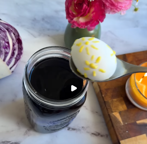 Почти как писанки: оригинальный способ декора яиц на Пасху