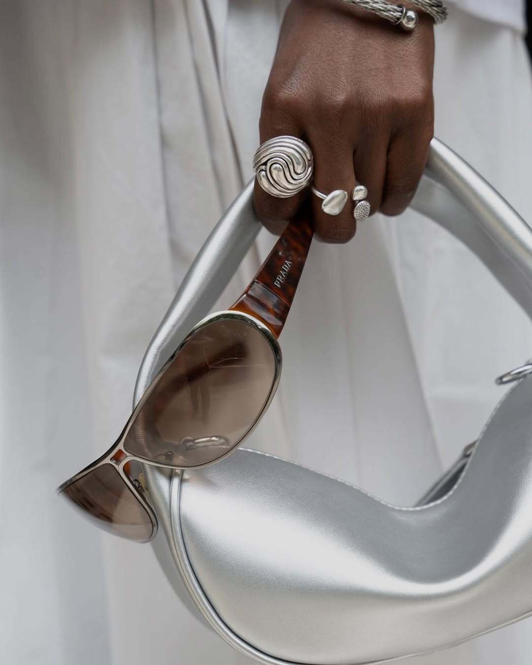 Якщо не хочеться мати нудний вигляд: 7 трендових аксесуарів для весняного гардеробу