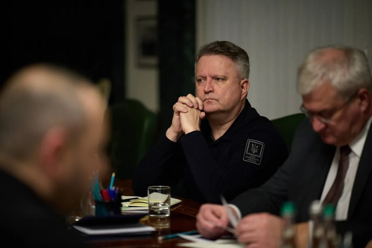 "Іранський режим створює загрози всім": Зеленський провів нараду щодо ситуації на Близькому Сході. Фото