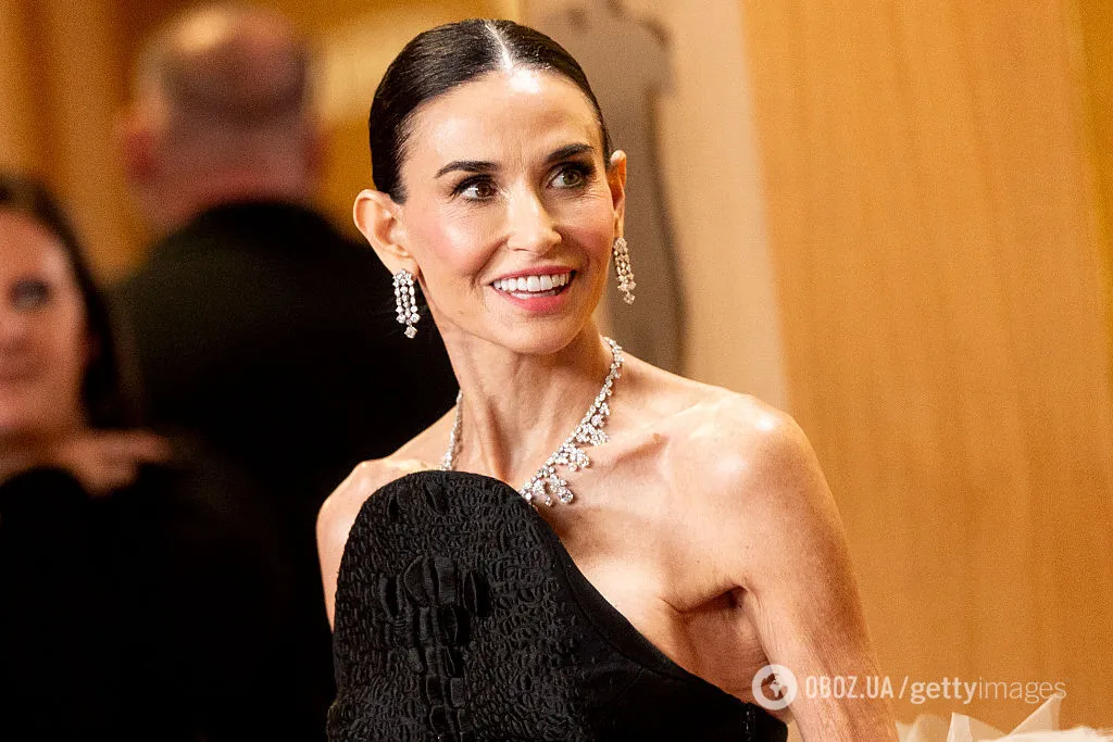 Новые фото 63-летней Деми Мур без фотошопа вызвали панику в сети