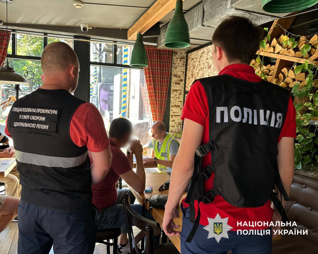 За $10 тис. влаштовував призовників на підприємство заради бронювання: у Києві судитимуть посадовця Міноборони. Фото