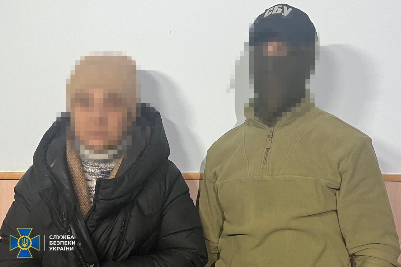 СБУ разоблачила супругов-предателей, которые корректировали атаки врага по Херсону и призывали к захвату города Россией. Фото