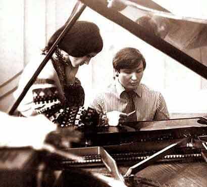 "Дякую за дружбу". Софія Ротару розчулила архівним знімком із Володимиром Івасюком у день його народження