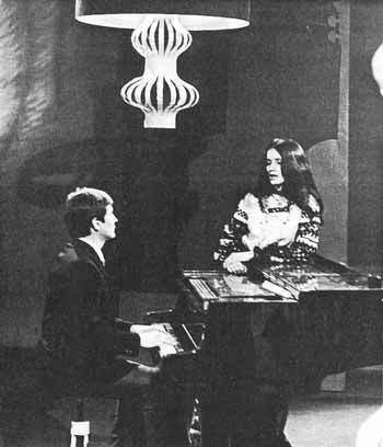 "Дякую за дружбу". Софія Ротару розчулила архівним знімком із Володимиром Івасюком у день його народження