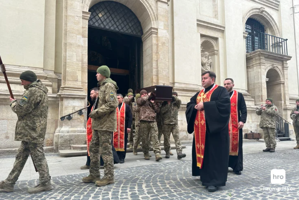 Вважався зниклим безвісти: у Львові через майже три роки після загибелі попрощались із військовим "Лембергом". Фото