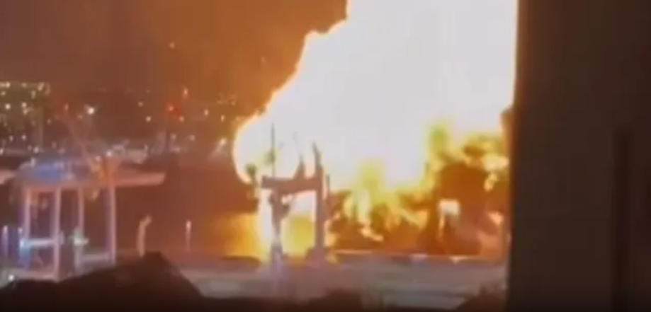 В результате атаки дронов по Новороссийску повреждены по меньшей мере пять военных кораблей РФ – медиа