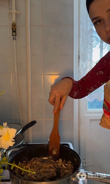 Як смачно приготувати заморожені пельмені на сковорідці: простий рецепт на вечерю