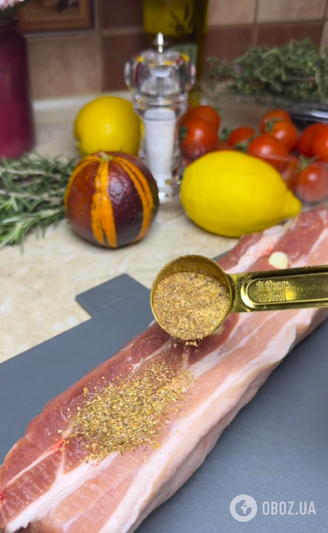 Як смачно запекти підчеревину: рецепт з часником та спеціями