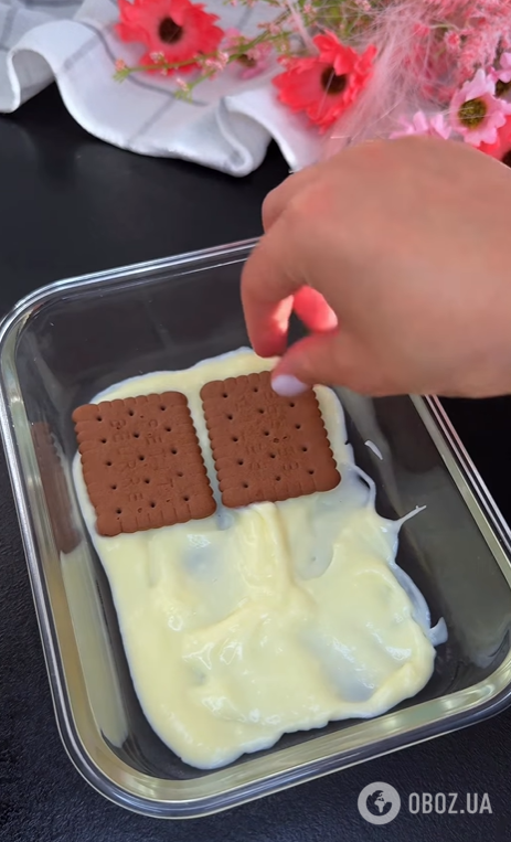 Лінивий шоколадний торт з печива: випікати не доведеться