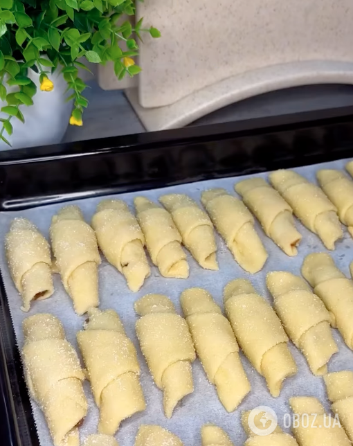 Хрусткі рогалики, від яких неможливо відірватися: рецепт, який підкорює мережу