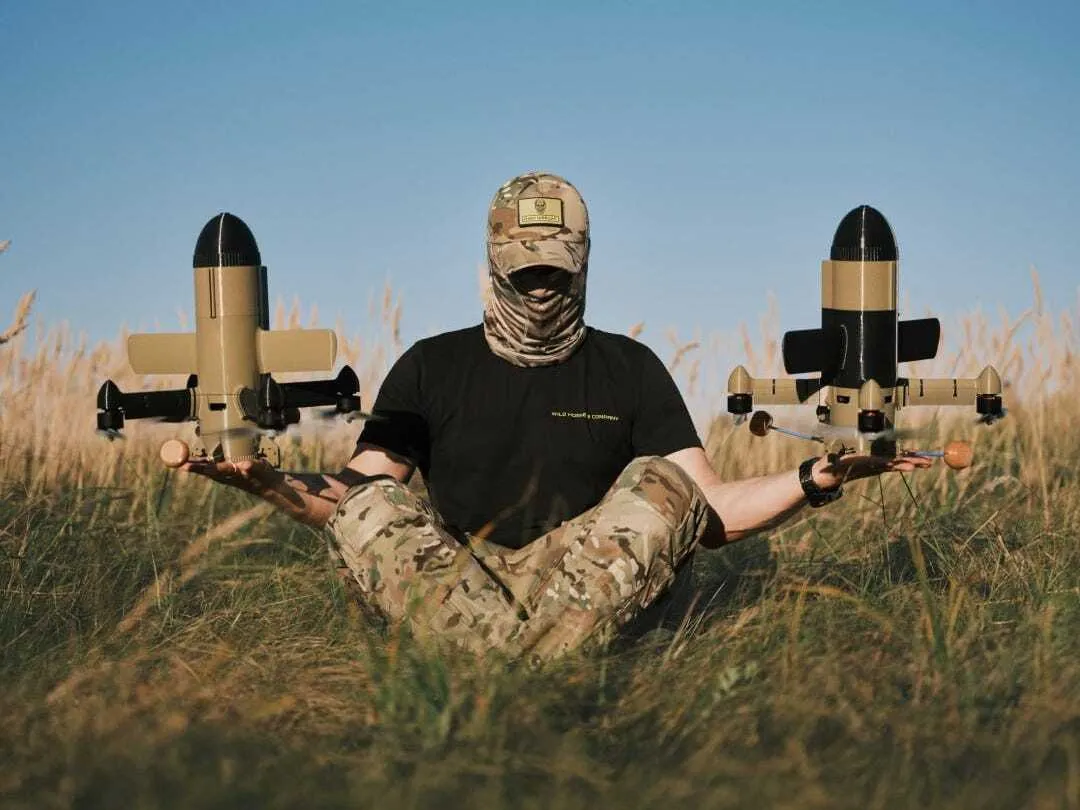 Американський телеканал видав ефектне полювання українських дронів-перехоплювачів на "Шахедів" за роботу армії США. Відео