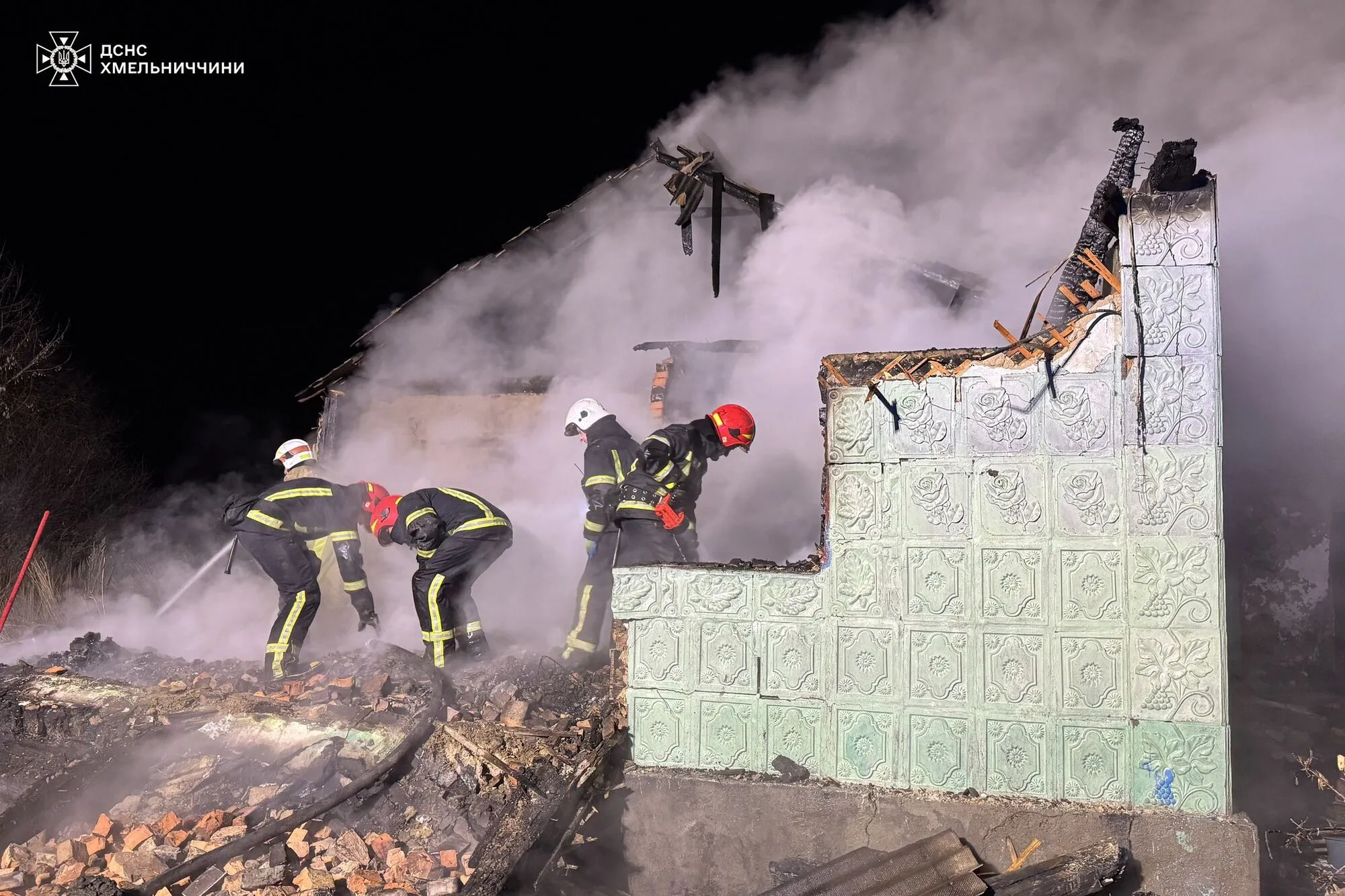 На Хмельниччині у пожежі загинули мати і троє дітей: деталі трагедії. Фото і відео