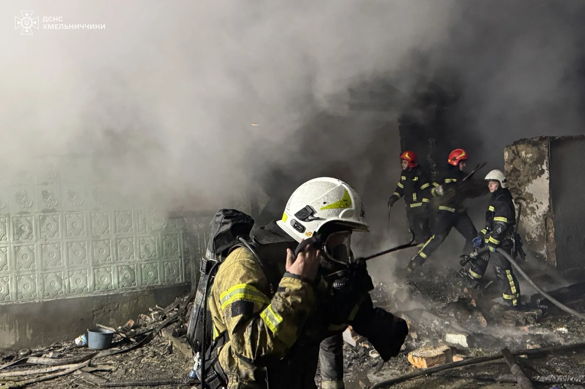 На Хмельниччині у пожежі загинули мати і троє дітей: деталі трагедії. Фото і відео