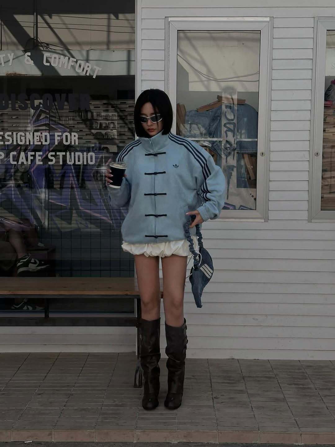 Что такое "корейская куртка", которую этой весной будут носить все: фото стильных образов