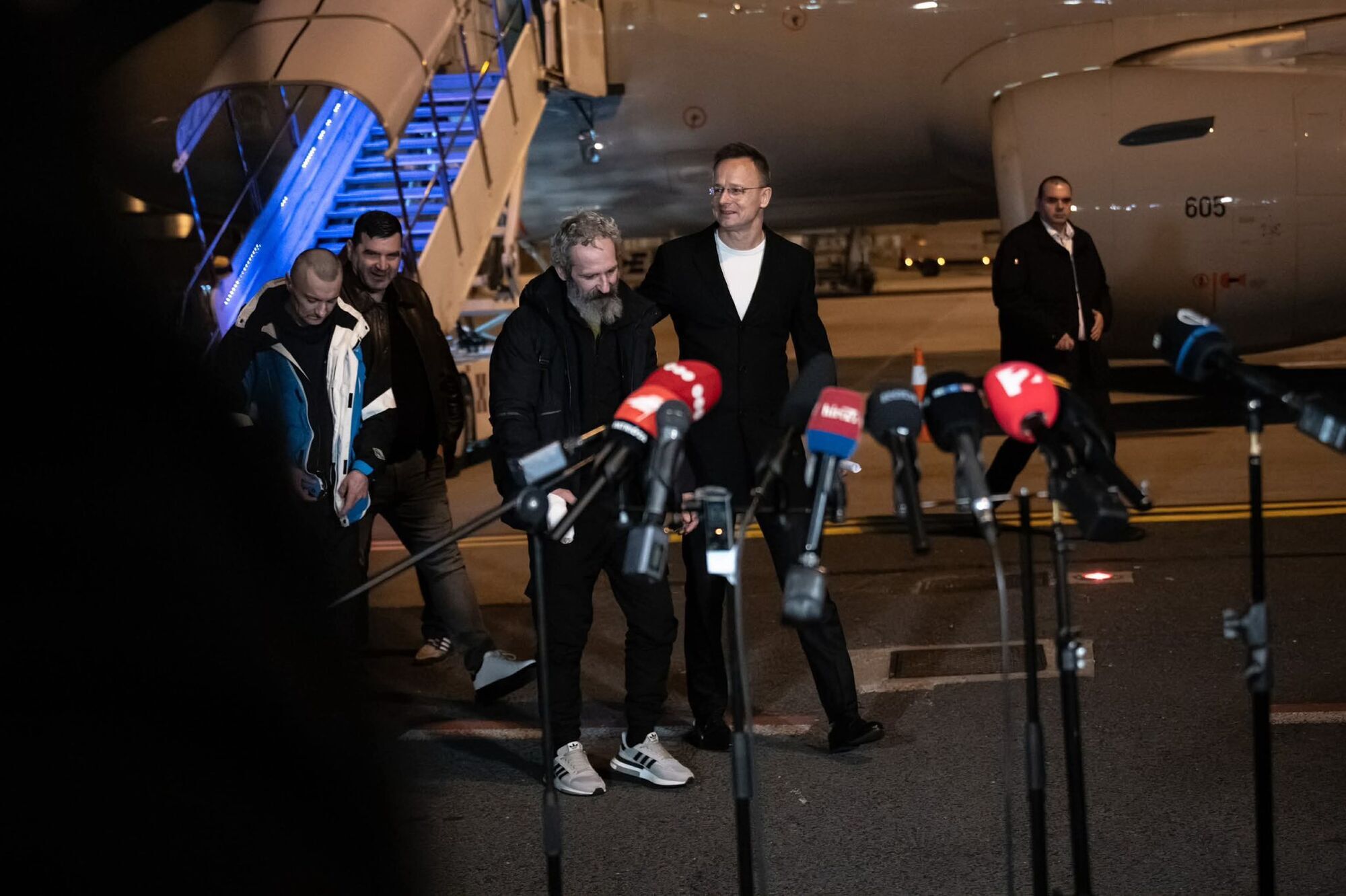 Путин освободил из плена двух граждан Венгрии, которые воевали за Украину: Сийярто показал видео