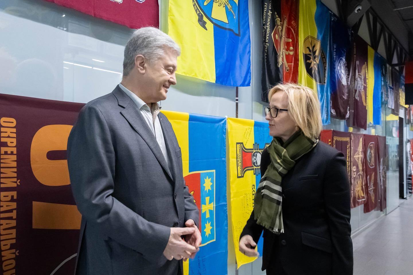 Обговорили широкий спектр питань: Порошенко зустрівся із тимчасовою повіреною у справах США в Україні Джулією Девіс