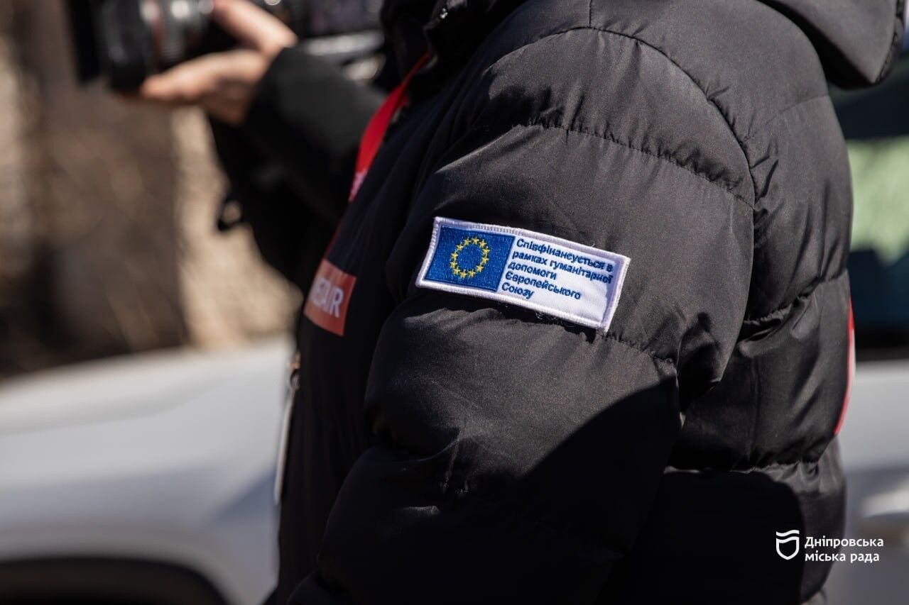 Міжнародна підтримка: Дніпру передали 7 потужних генераторів для роботи тепломереж